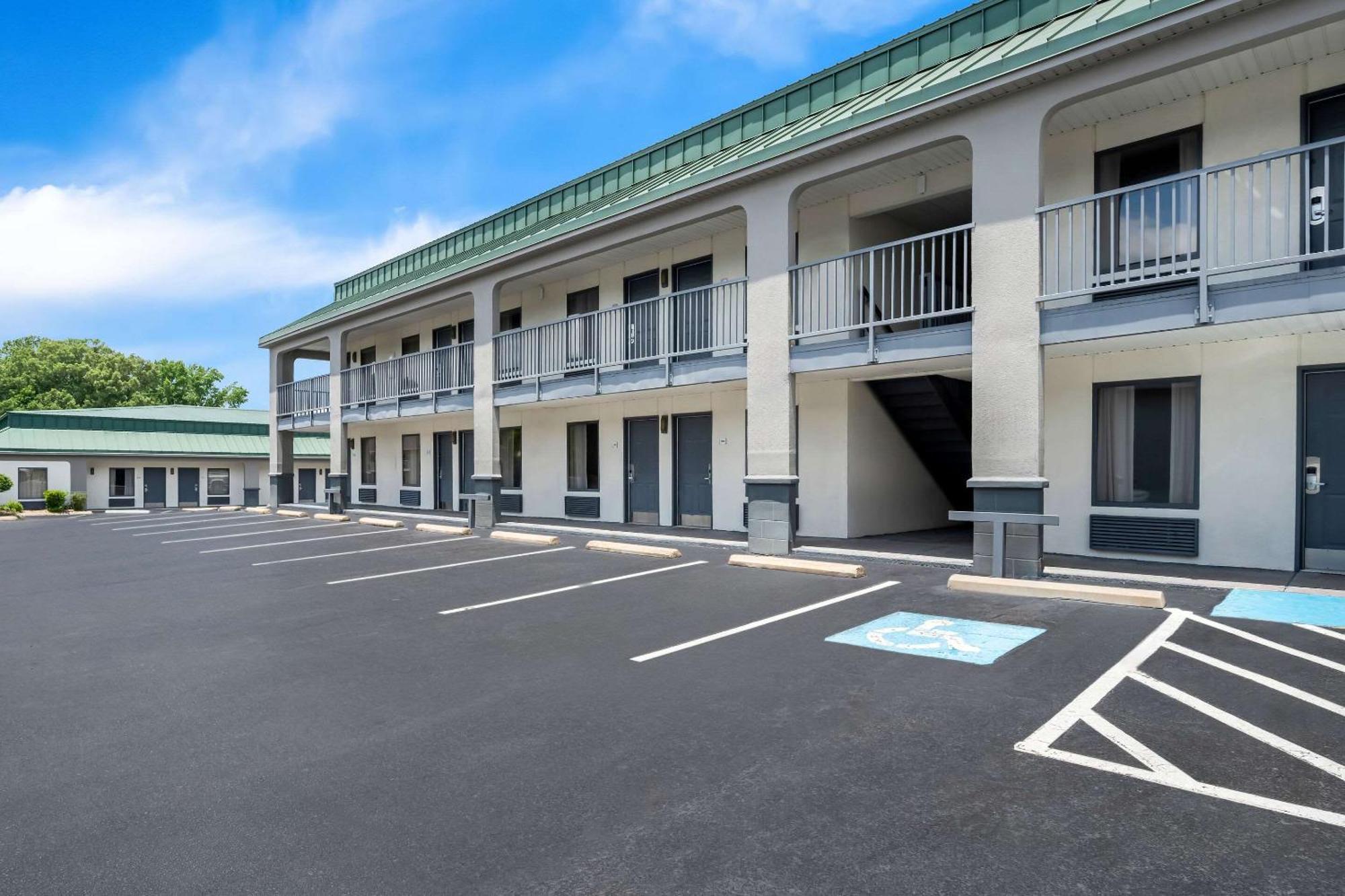 Quality Inn & Suites Monticello Екстериор снимка
